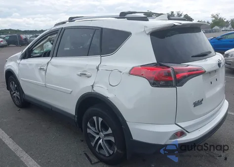 2018 Toyota Rav4 Le z USA, uszkodzony, nr VIN JTMBFREV3JJ738628